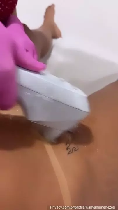 Vídeo da Karlyane Menezes sem roupa na clínica Vídeo da Karlyane Menezes sem roupa na clínica